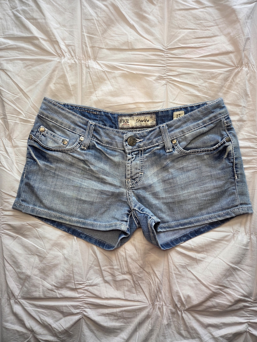 BKE Denim Starlite Light Wash Denim Shorts Low Rise Embellished Pockets Size 27